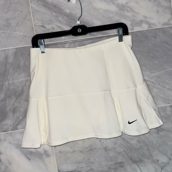 Nike White Tennis Skort size Small Dri Fit - Picture 2 of 7